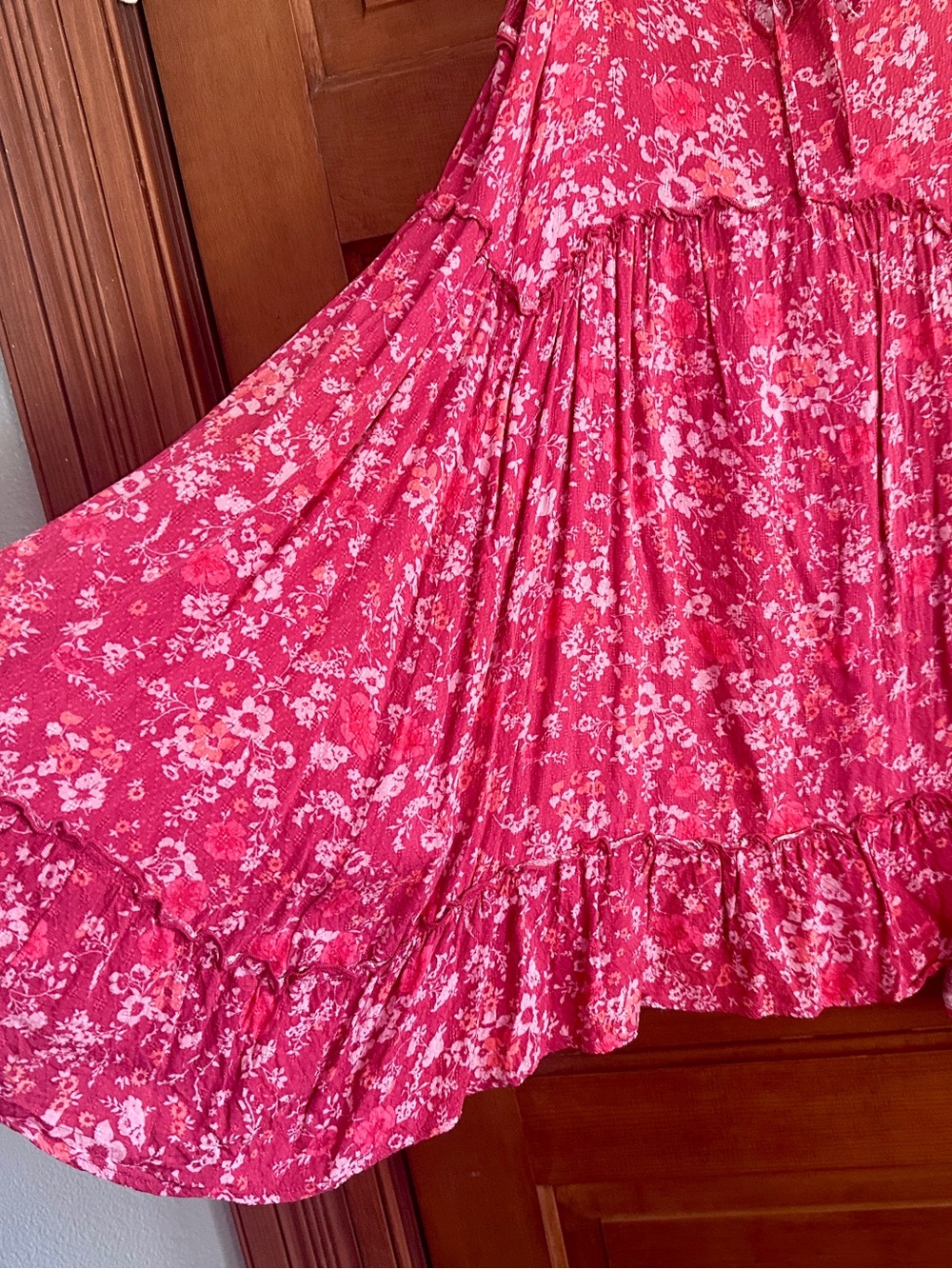 wild fable Red Floral Textured Dress, Sz M EUC!!  Flowy Sundress LIKE NEW!